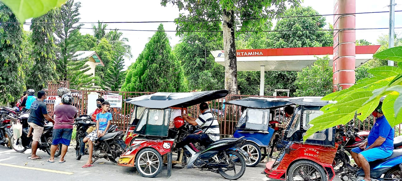 Jelang Nataru Warga Minta Stok BBM Stabil