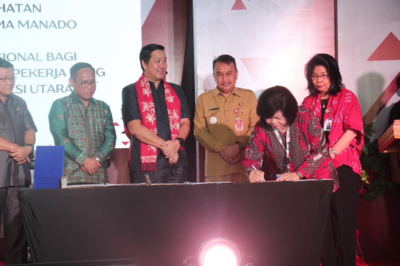  MoU Pemprov Sulut dengan Deputi Direksi Wilayah X BPJS Kesehatan: Jamin 15 Ribu Iuran Peserta PBPU