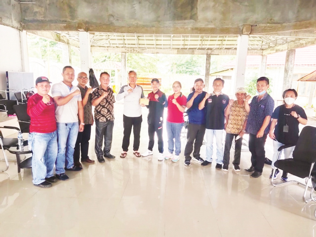 Rebut Medali Emas, Bupati FDW Apresiasi Valentin Lonteng