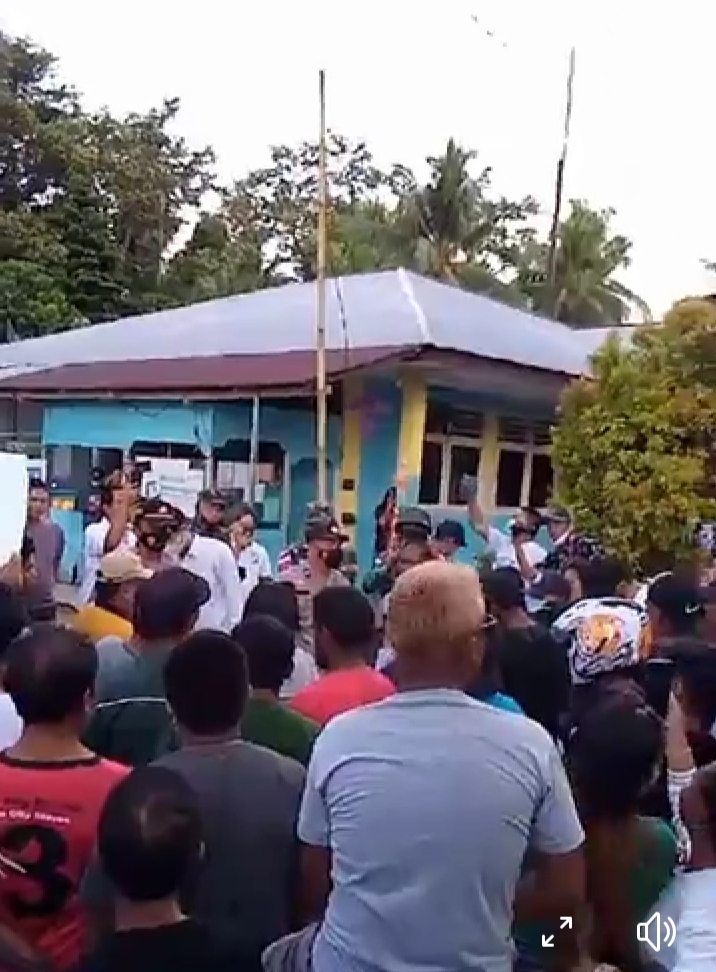 PLN Lirung didemo Warga