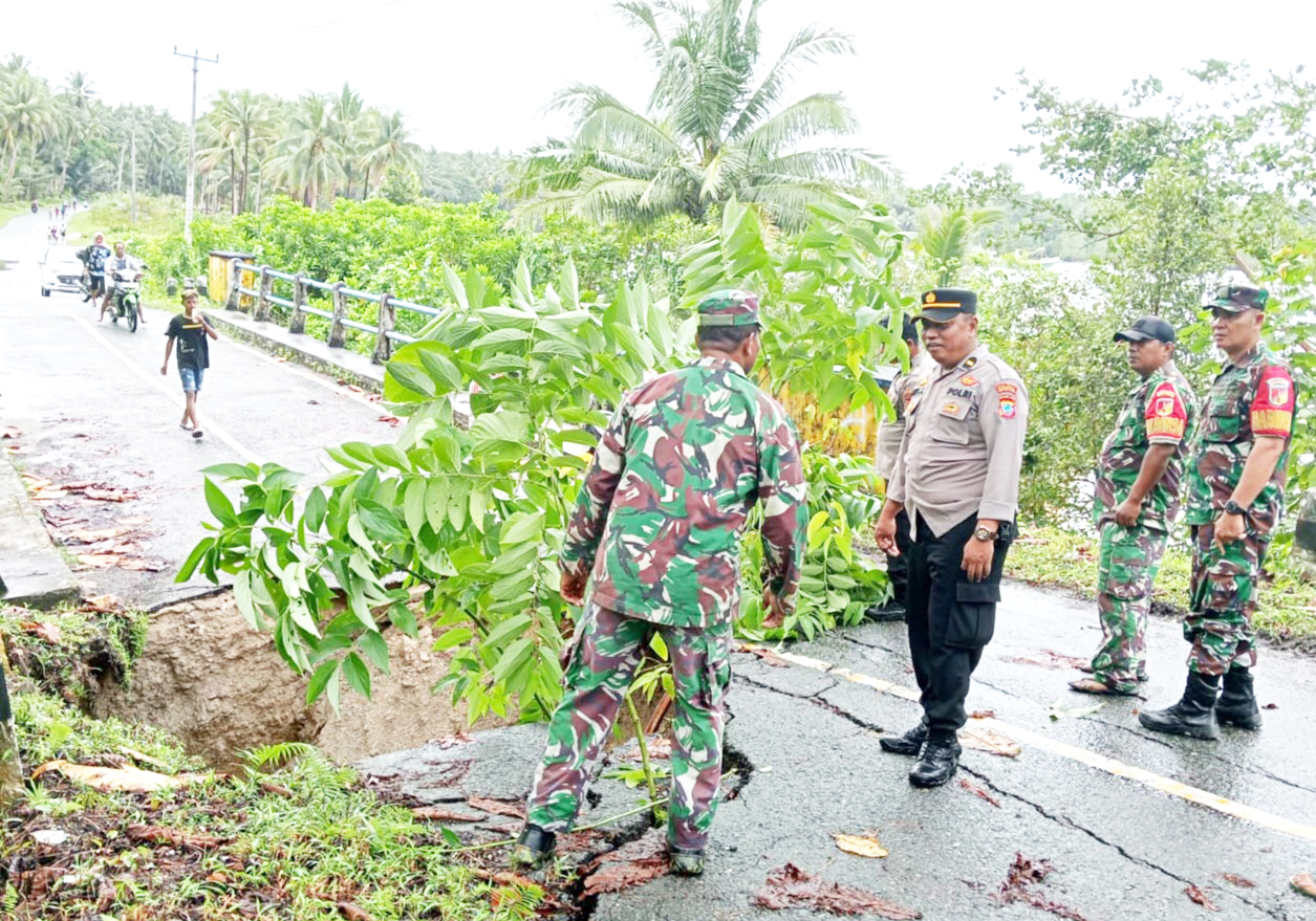 Hujan Lebat, Jembatan di Desa Lalue Nyaris Terputus