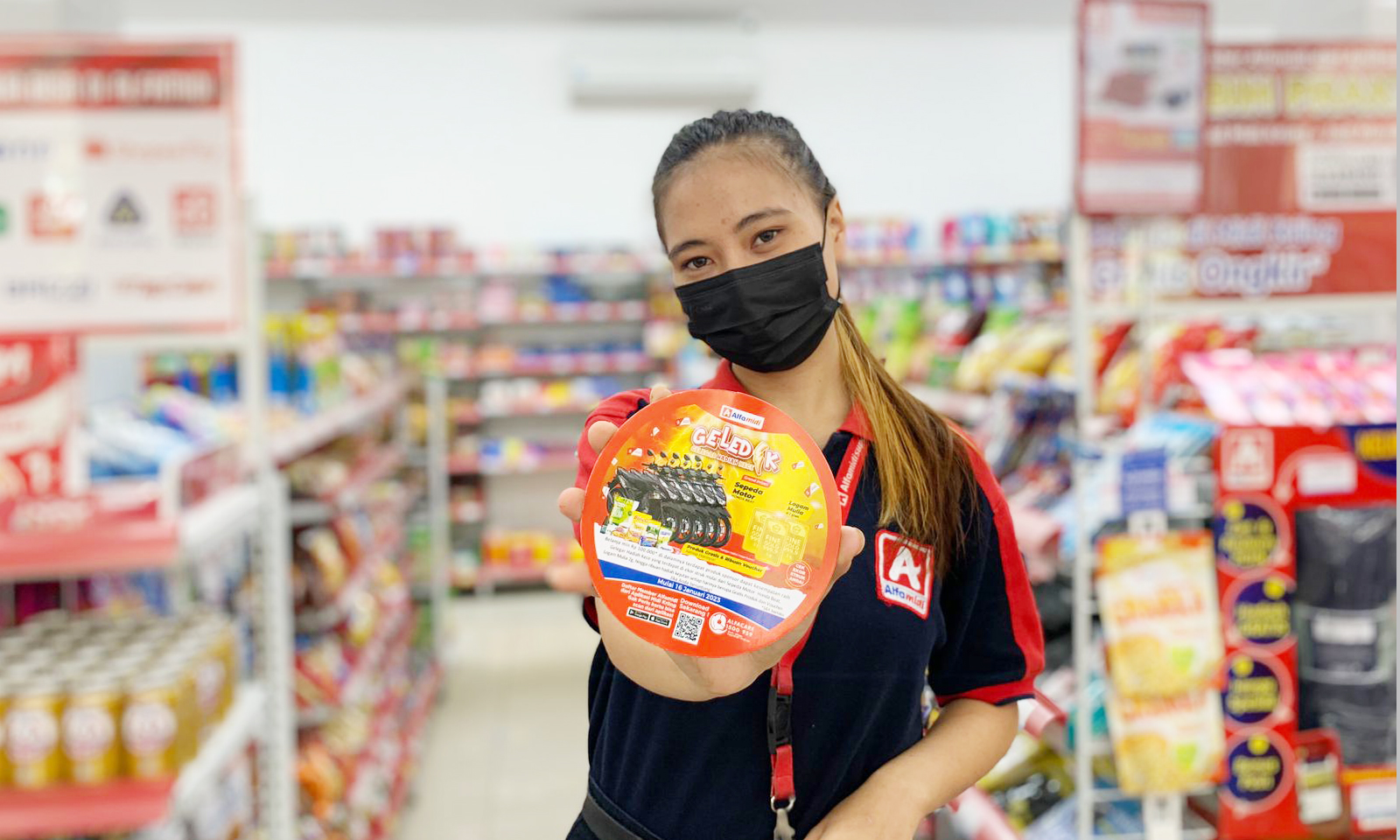 Belanja di Alfamidi Pelanggan Beruntung Bisa Dapat Hadiah Sepeda Motor