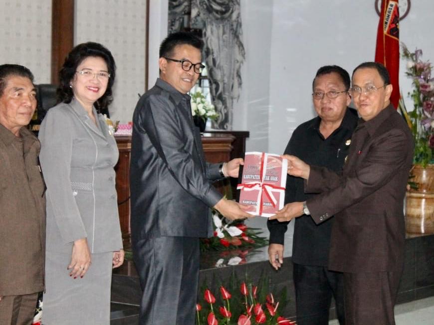 Bupati Sampaikan Ranperda Pertanggungjawaban APBD 2018
