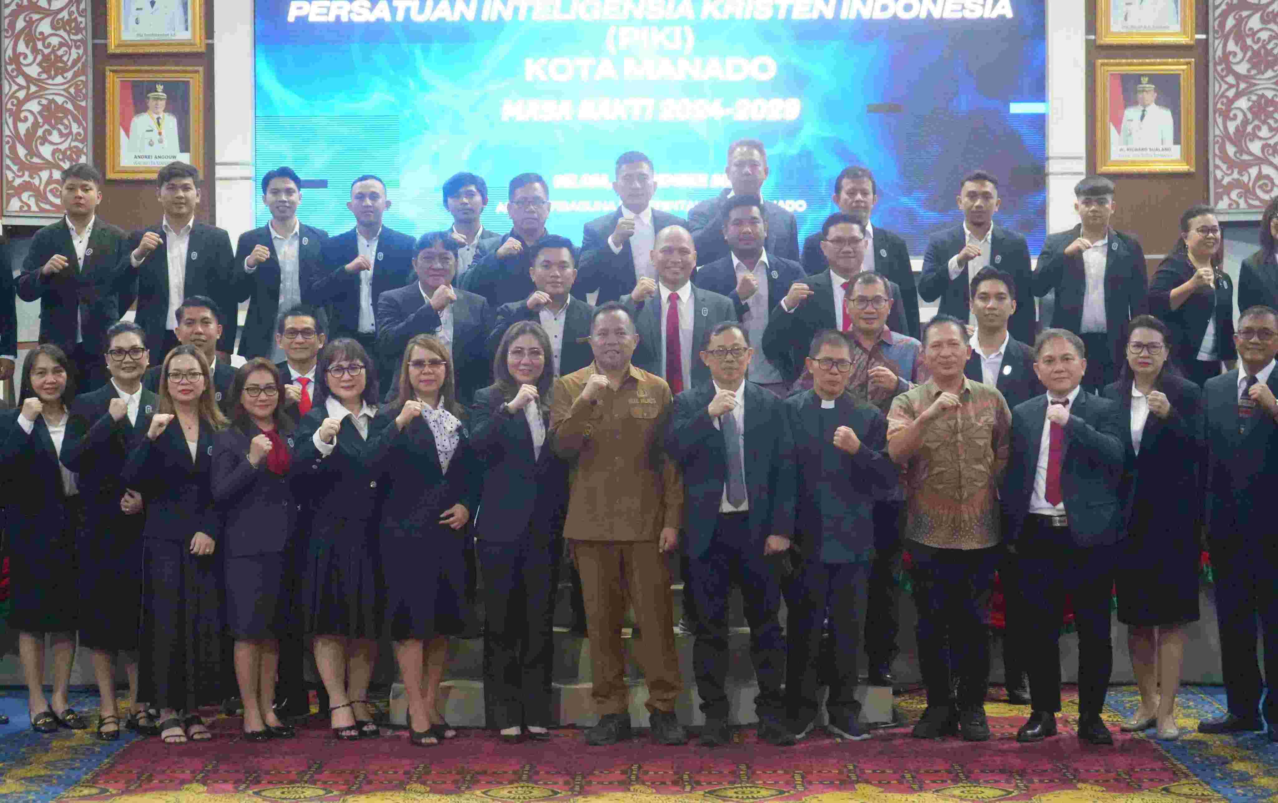 Merry Mawardi Nahkoda Baru DPC Persatuan Inteligensia Kristen Indonesia (PIKI) Manado 