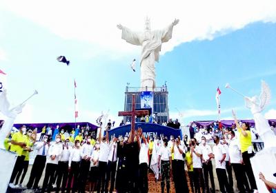 Prosesi Jalan Salib Hingga Grand Launching Tanda di Mulai Paskah Nasional