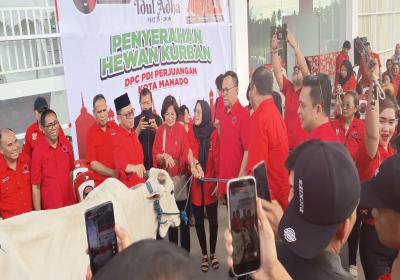 DPC PDI Perjuangan Manado Serahkan Hewan Kurban Sambut Idul Adha
