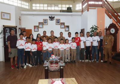 Forum Sepakbola Anak Indonesia Bergulir, Walikota Tomohon Apresiasi Tim Sepakbola SSB Bina Putra